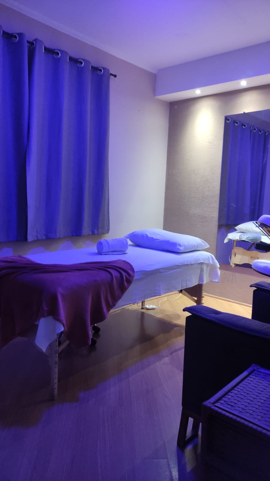 Ambiente sensorial com iluminação cênica